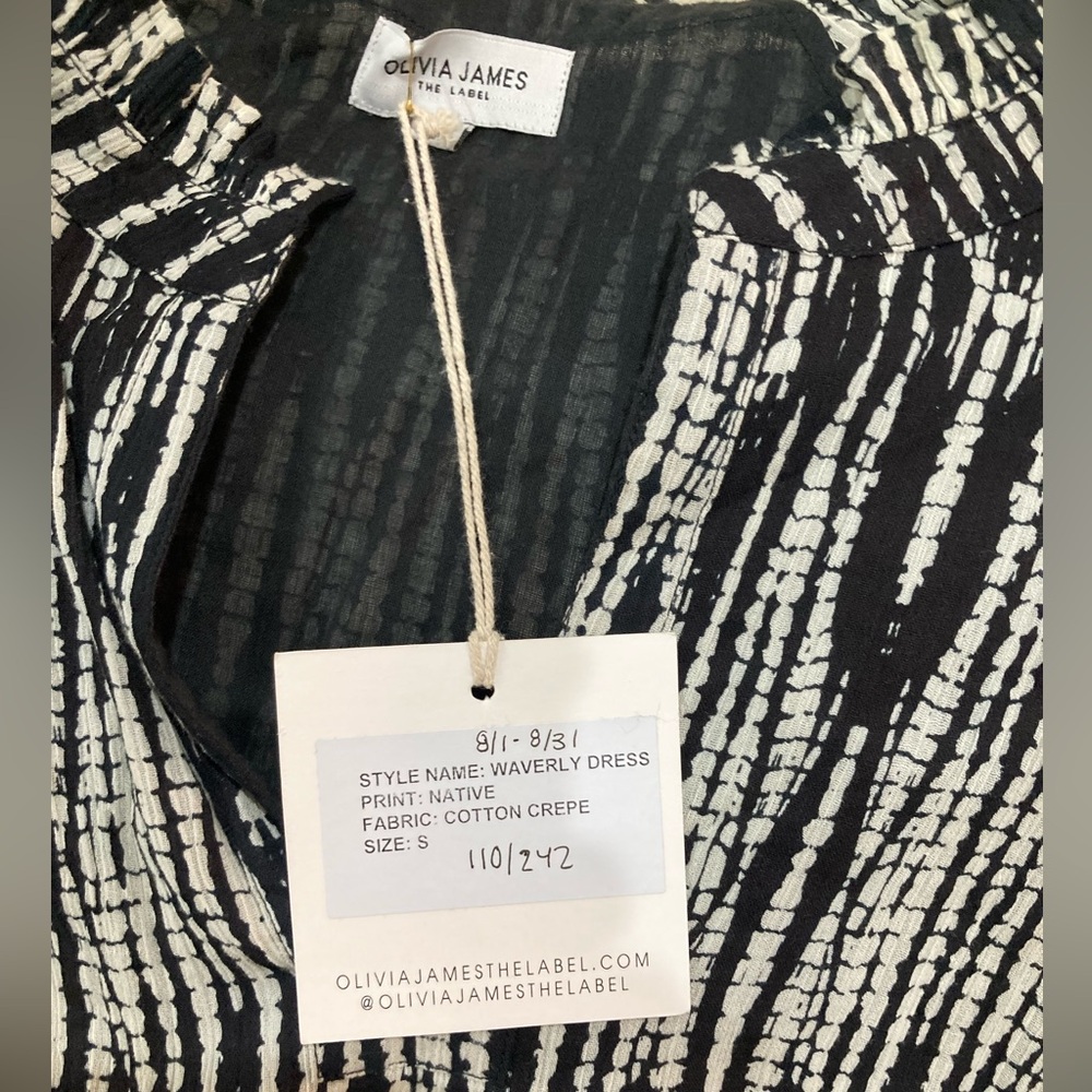 Olivia James Chic Monochrome Long Sleeve Dress NWT - Picture 7 of 7